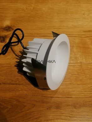 LED светильник NEW-130-10W Black IP44 со встренным источником света