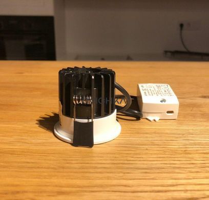 LED светильник DE-200 F-6W Black IP54 со встренным источником света