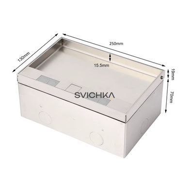 Встраиваемая четырехместная невидимая розетка Livolo